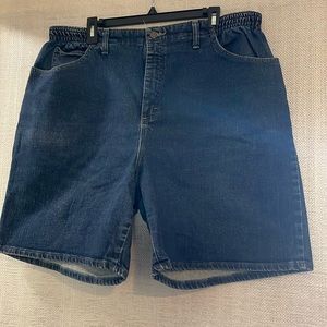 Plus size Lee Jean shorts